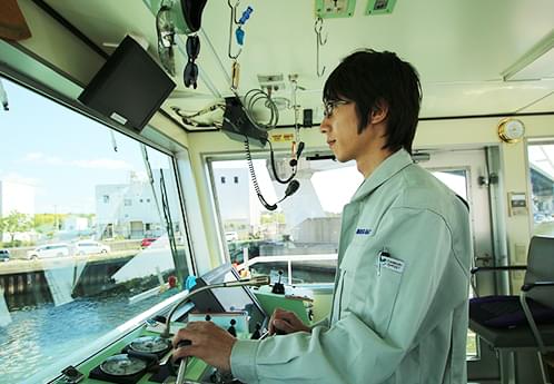 日本栄船で活躍する、たくさんの若い力